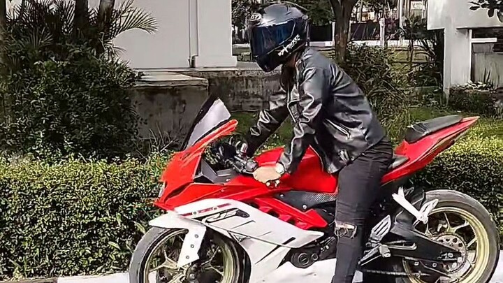 Yamaha R15 V2 🇯🇵