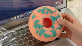 小时候梦寐以求的肥皂 今天好姐妹送我啦～下楼洗石头去咯～