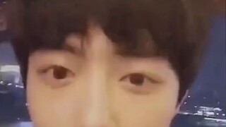 Xiao Zhan takes fans to visit his little home, which is full of dolls and Chongqing hotpot looks del