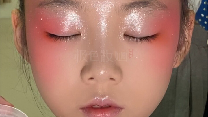 انسِ مكياجك اليومي هنا!