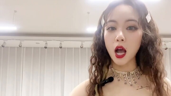 Belly dance basics | Learn to be an exotic dancer with these snake arms and wave hands! Show them of