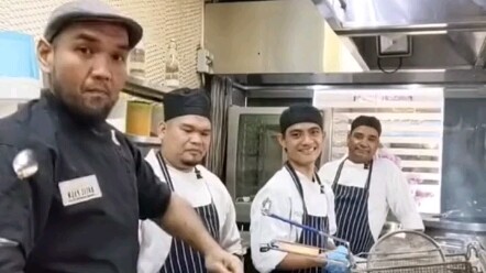 Đầu bếp Singapore dạy bạn xào nấu, đảo chảo!