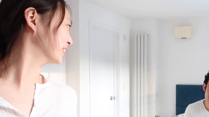 What should I do if I seem to have developed feelings for my roommate? The subtle atmosphere in the 