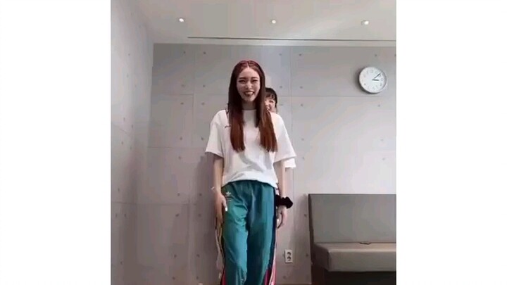 [Chuyển nhượng] Kim Chungha cover Maria của Hwasa trên Tik Tok