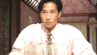 小伙第一次上赌桌，洗牌都是手忙脚乱，而对手却是一名高手