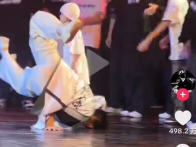 Trên TikTok, người nước ngoài xem cô bé Trung Quốc nhảy street dance trổ tài vũ đạo