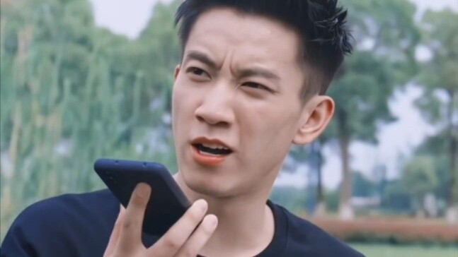 ชู่ยี่ฮานหล่อมาก การที่เขาจะต่อสู้กับคนจำนวนมากเพียงลำพังไม่ใช่ปัญหาเลย!