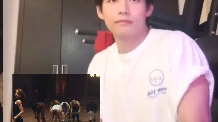 taehyung imitating the dance choreo of this movie in his live