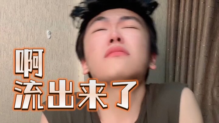 Vừa khóc vừa cười đến mức không kiểm soát được, rồi cả chỗ này nữa...