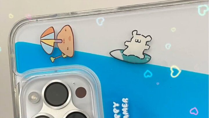 Lihat nih, casing ponselku adalah seekor anjing yang bisa berselancar～