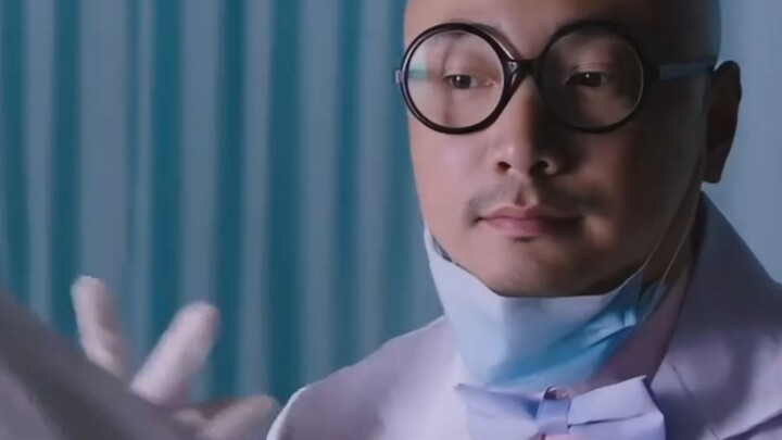 Băng Băng: Đạo diễn ơi, tôi phải diễn thế nào đây! Đạo diễn: Lúc diễn cứ tiết chế một chút là được!