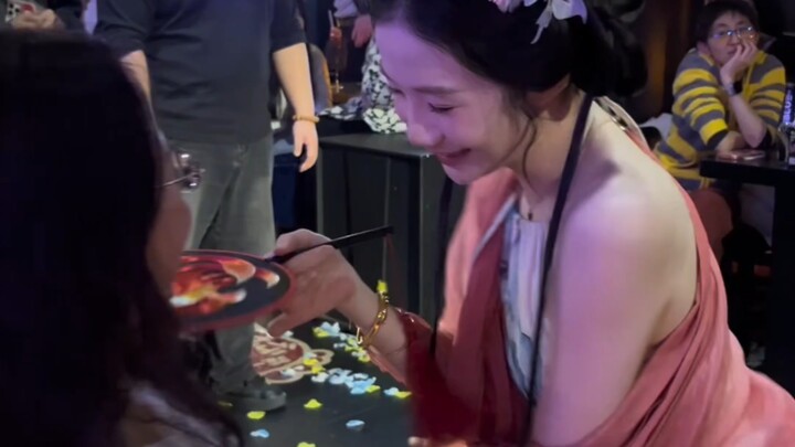 Help! I seriously can’t get enough of watching her dance!!