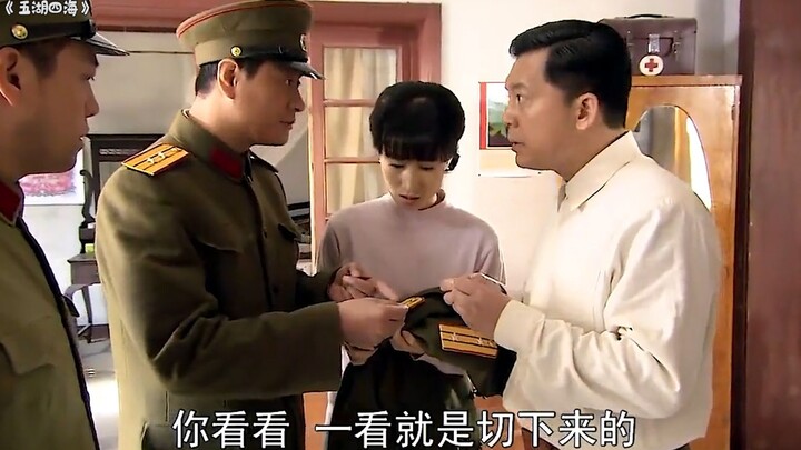 เด็กดื้อไม่พอใจที่ยศทหารของพ่อต่ำ ถึงขั้นตัดดาวหนึ่งดวงออกจากยศผู้บัญชาการ เรื่องนี้คงจะยุ่งยากใหญ่แ