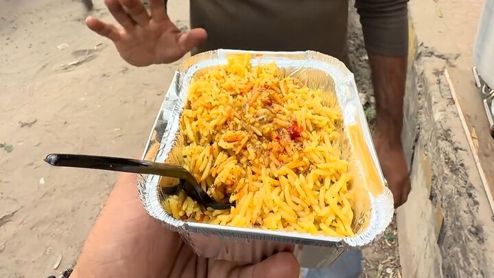 I quit my white-collar job and now sell hand-pulled rice on the streets of India.