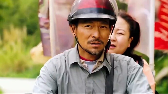 พ่อแม่ที่ยากจนทั่วโลก หลิวเต๋อหัว เดินทางทั่วประเทศนาน 15 ปีเพื่อตามหาลูกชายของเขา มันน่าเศร้าเหลือเ