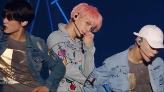 SHINee World DxDxD - Kimi No Sei De [Tokyo Dome]