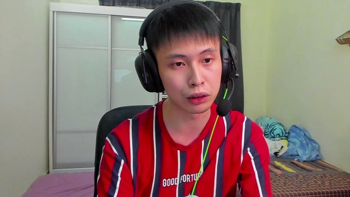 Tentang meme busana wanita dan alien ini