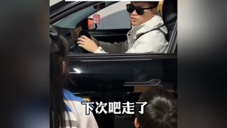 #Kamu bilang ajak aku melihat lautan bunga romantis, aku bukan lagi gadis toko bunga dan tidak lagi 