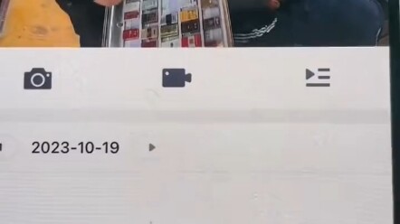 Boss: He forgot to take the lid—there’s a prize for that, hahaha!