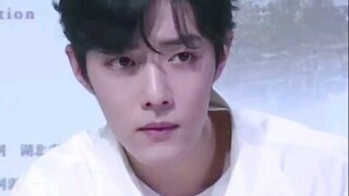 【肖战】肖战公益直播 怼脸高清（近视眼的苦恼）“往前探身子试图看清听清，哈哈，也太可爱了吧。”