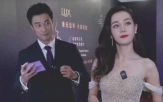 “Ngay khi cô ấy xuất hiện, tất cả mọi người đều không thể rời mắt khỏi cô ấy”