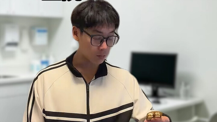 Bác sĩ trường học