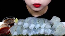 raw shrimp and sea grapes mukbang