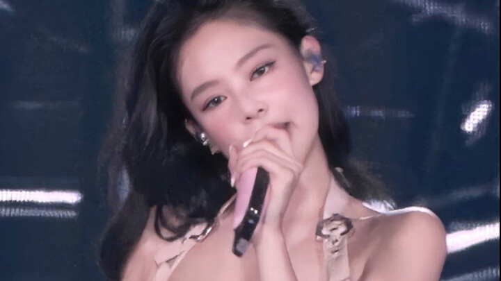 Jennie cantik sampai tak bisa berkata-kata