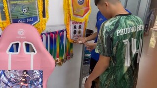LBG Nghe Tin Quý11N Mới Vô Địch Liền Đột Nhập Đánh Cắp Cúp ?! p3