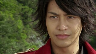 Keenam anggota Haikouji Pirates Sentai berkumpul untuk pertama kalinya untuk absensi