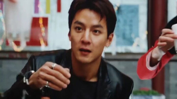 Erjoutou with Sprite—your little buzz is here. Daniel Wu