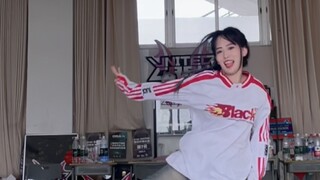 【Newjeans】สไตล์เรโทรมิลเลนเนียล! - Supernatural ดีมากจนทำให้ฉันร้องไห้เลย...