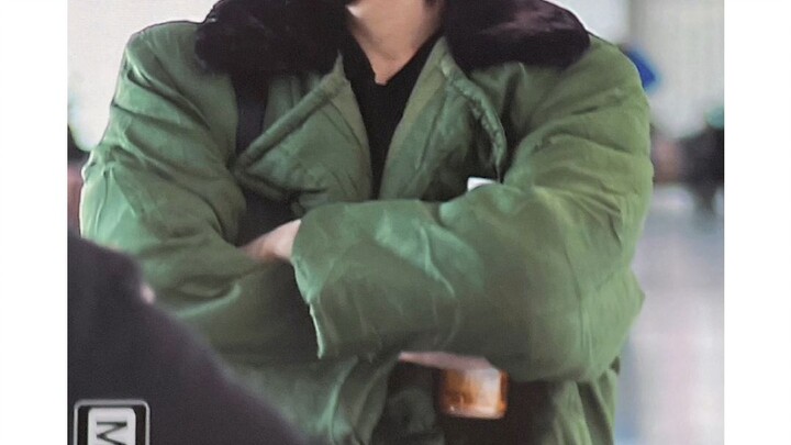 Wen Junhui: Work on hold—hopping on a Spring Festival high-speed train back to his village.