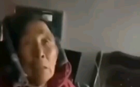 Bà ơi, bà thật là nói trúng ngay vào vấn đề luôn