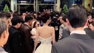 再帅的男人，在老娘面前都是跟班！