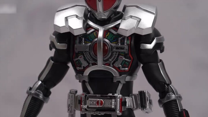 Ukiran tulang asli juga ada kombinasi kiri dan kanan? Ukiran tulang asli shf kamen rider faiz diperc