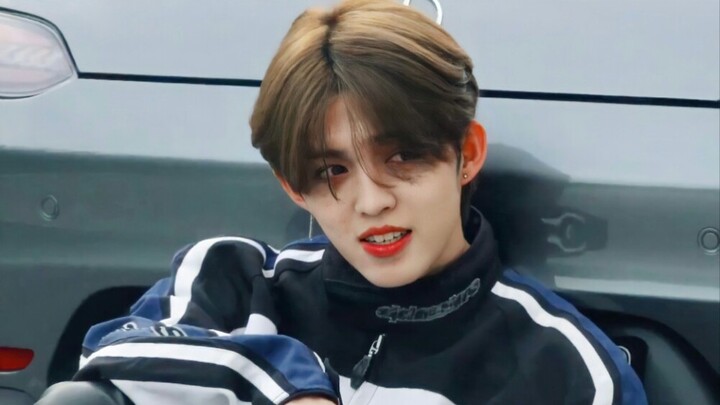 Second Uncle: Your hair color? That’s all about how good your face looks!