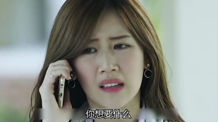 Eccentric School Beauty Spies on Couples in Love, Will Do Anything for a Play Role