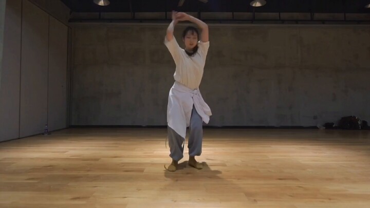 Dai Ping's choreography: modern dance, street dance, and fusion choreography.