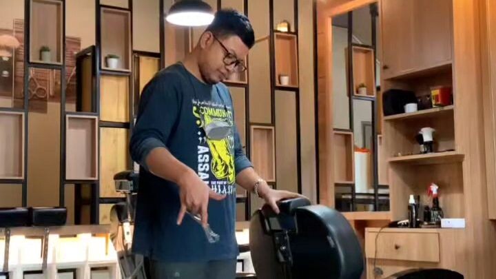 Freestyle Gunting Barbershop