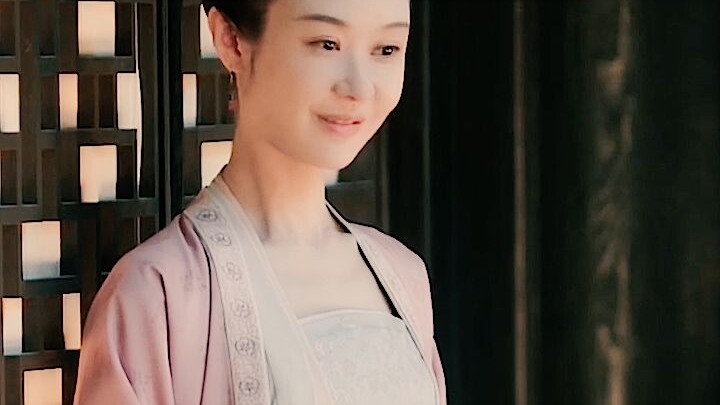 A little tea-serving anecdote from “Qing Ping Le” and “Ruyi’s Royal Love in the Palace”: one involve
