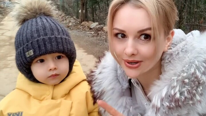 Meet my cute mixed-race baby, who can't speak Russian but can speak a word of Chinese...