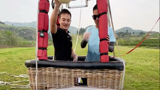 Ngồi khinh khí cầu xuống bơ
