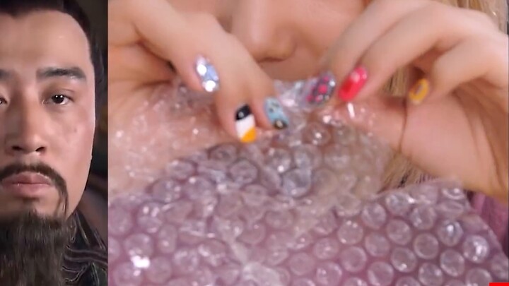 I bought 7 of the most bizarre stress-relieving toys on Taobao and almost drove me crazy!