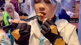 Bebek dada yang mahir Zhuwu tetapi tidak bisa menggunakan sumpit