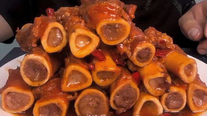 سيقان لحم الضأن الحارة