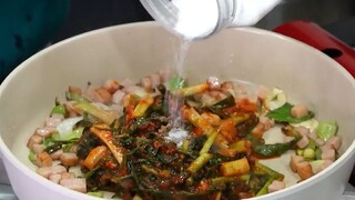 nấu cơm chiên hàn quốc, canh kim chi và gà rán #food