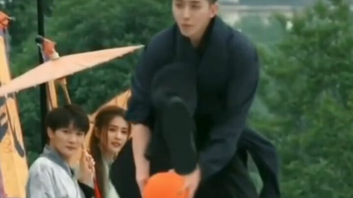 几年没打篮球都有点生疏了