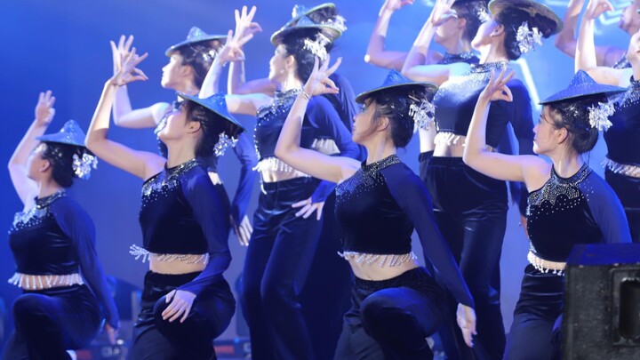 Chinese people don’t dance to Western dance, we dance to Tai dance! The fusion of folk dance and mod