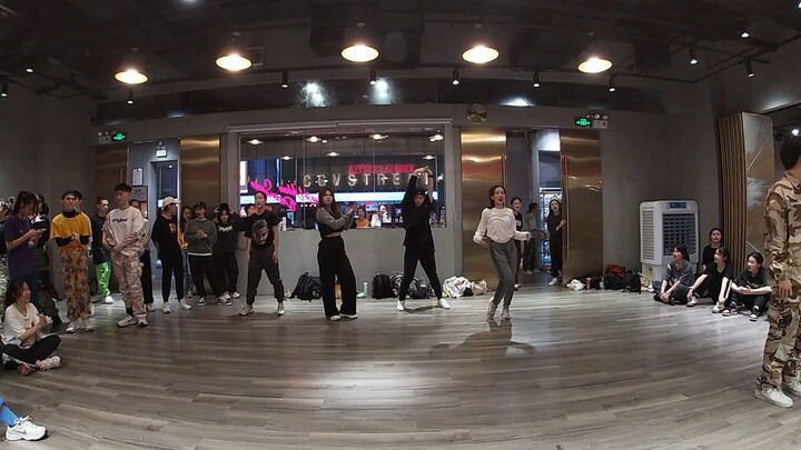 Someone said I look like Xiaobao from Street Dance of China! So happy! Here's the video of me dancin